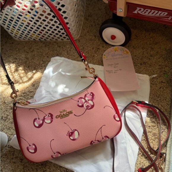 Coach Teri shoulder bag Pink Cherry - Picture 1 of 9